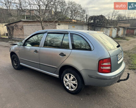 Серый Шкода Фабия, объемом двигателя 1.4 л и пробегом 300 тыс. км за 1850 $, фото 3 на Automoto.ua