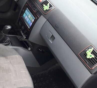 Серый Шкода Фабия, объемом двигателя 1.4 л и пробегом 300 тыс. км за 2900 $, фото 7 на Automoto.ua