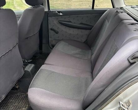 Серый Шкода Фабия, объемом двигателя 1.39 л и пробегом 257 тыс. км за 3750 $, фото 9 на Automoto.ua