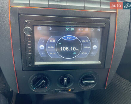 Серый Шкода Фабия, объемом двигателя 1.4 л и пробегом 247 тыс. км за 3900 $, фото 7 на Automoto.ua