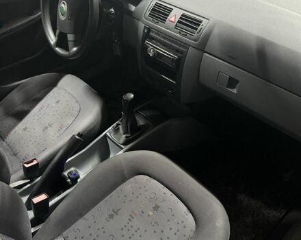 Серый Шкода Фабия, объемом двигателя 0 л и пробегом 210 тыс. км за 2600 $, фото 2 на Automoto.ua