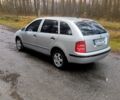 Серый Шкода Фабия, объемом двигателя 1.4 л и пробегом 220 тыс. км за 3350 $, фото 1 на Automoto.ua