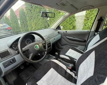 Серый Шкода Фабия, объемом двигателя 1.4 л и пробегом 268 тыс. км за 3600 $, фото 6 на Automoto.ua