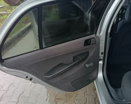 Серый Шкода Фабия, объемом двигателя 1.4 л и пробегом 289 тыс. км за 2800 $, фото 7 на Automoto.ua