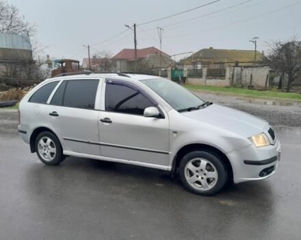 Серый Шкода Фабия, объемом двигателя 1.4 л и пробегом 250 тыс. км за 2200 $, фото 2 на Automoto.ua