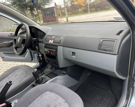 Сірий Шкода Фабія, об'ємом двигуна 1.4 л та пробігом 295 тис. км за 2900 $, фото 13 на Automoto.ua