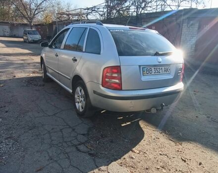 Серый Шкода Фабия, объемом двигателя 0 л и пробегом 300 тыс. км за 2000 $, фото 2 на Automoto.ua