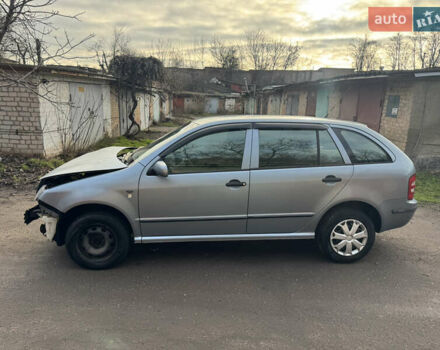 Серый Шкода Фабия, объемом двигателя 1.4 л и пробегом 300 тыс. км за 1850 $, фото 2 на Automoto.ua