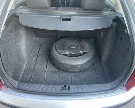 Серый Шкода Фабия, объемом двигателя 1.4 л и пробегом 239 тыс. км за 3900 $, фото 6 на Automoto.ua