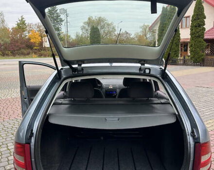 Серый Шкода Фабия, объемом двигателя 1.4 л и пробегом 295 тыс. км за 2849 $, фото 7 на Automoto.ua