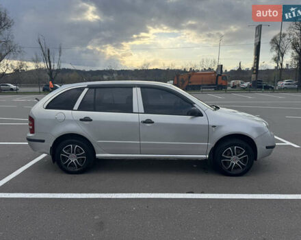 Серый Шкода Фабия, объемом двигателя 1.4 л и пробегом 259 тыс. км за 3400 $, фото 3 на Automoto.ua