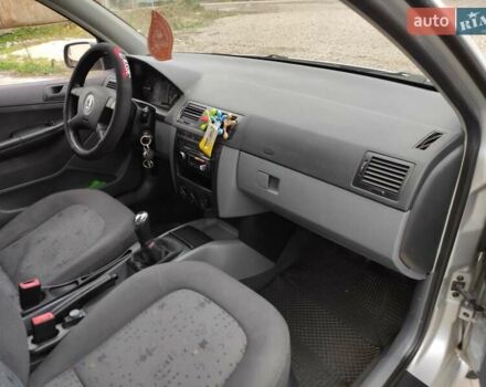 Сірий Шкода Фабія, об'ємом двигуна 1.39 л та пробігом 242 тис. км за 3249 $, фото 18 на Automoto.ua
