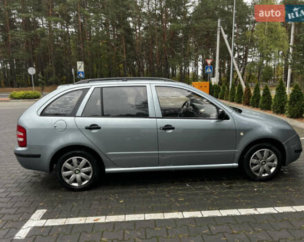 Серый Шкода Фабия, объемом двигателя 1.4 л и пробегом 315 тыс. км за 3250 $, фото 3 на Automoto.ua