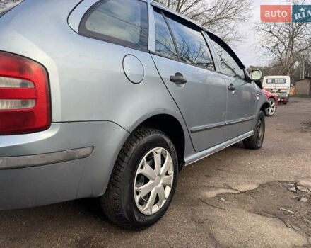 Серый Шкода Фабия, объемом двигателя 1.4 л и пробегом 300 тыс. км за 1850 $, фото 17 на Automoto.ua