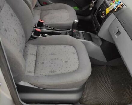 Сірий Шкода Фабія, об'ємом двигуна 1.39 л та пробігом 242 тис. км за 3249 $, фото 19 на Automoto.ua