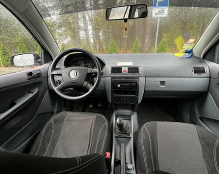 Серый Шкода Фабия, объемом двигателя 1.4 л и пробегом 315 тыс. км за 3250 $, фото 6 на Automoto.ua