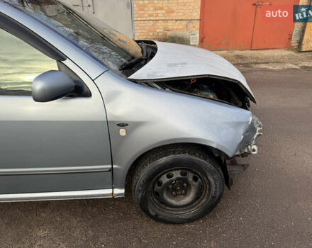 Серый Шкода Фабия, объемом двигателя 1.4 л и пробегом 300 тыс. км за 1850 $, фото 11 на Automoto.ua