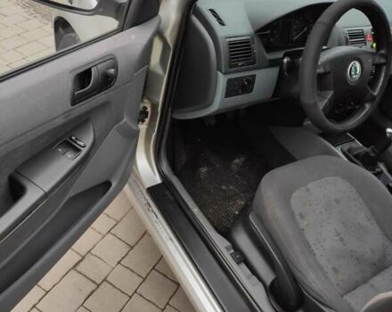 Сірий Шкода Фабія, об'ємом двигуна 1.39 л та пробігом 242 тис. км за 3249 $, фото 11 на Automoto.ua