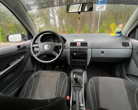 Серый Шкода Фабия, объемом двигателя 1.4 л и пробегом 315 тыс. км за 3500 $, фото 6 на Automoto.ua