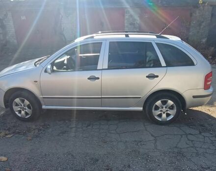 Серый Шкода Фабия, объемом двигателя 0 л и пробегом 300 тыс. км за 2000 $, фото 1 на Automoto.ua