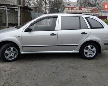 Серый Шкода Фабия, объемом двигателя 1.4 л и пробегом 368 тыс. км за 4000 $, фото 2 на Automoto.ua