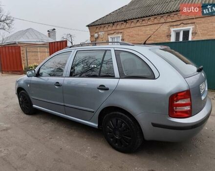 Серый Шкода Фабия, объемом двигателя 1.39 л и пробегом 202 тыс. км за 4700 $, фото 3 на Automoto.ua