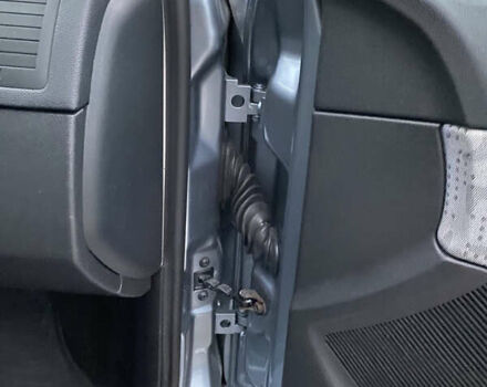 Серый Шкода Фабия, объемом двигателя 1.39 л и пробегом 276 тыс. км за 3999 $, фото 42 на Automoto.ua