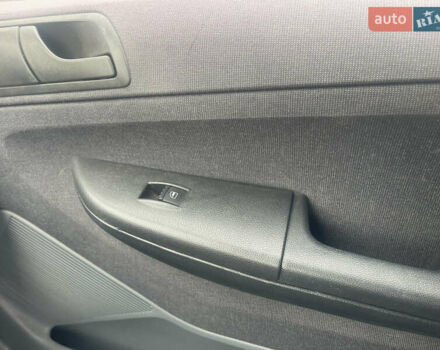 Сірий Шкода Фабія, об'ємом двигуна 1.4 л та пробігом 255 тис. км за 3200 $, фото 29 на Automoto.ua