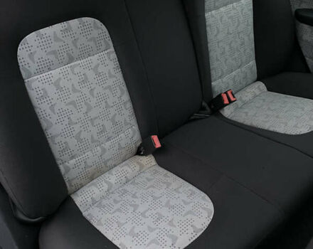 Серый Шкода Фабия, объемом двигателя 1.39 л и пробегом 276 тыс. км за 3999 $, фото 36 на Automoto.ua