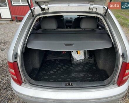 Шкода Фабия 2003 в Львове на Automoto.ua Серый Шкода Фабия, объемом двигателя 1.39 л и пробегом 167 тыс. км за 3150 $, фото 17 на Automoto.ua