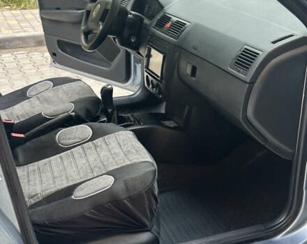 Серый Шкода Фабия, объемом двигателя 1.39 л и пробегом 210 тыс. км за 3650 $, фото 14 на Automoto.ua