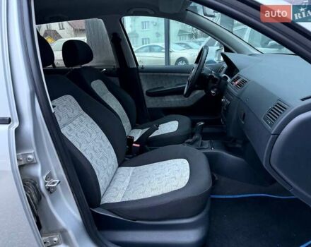 Серый Шкода Фабия, объемом двигателя 1.39 л и пробегом 239 тыс. км за 3500 $, фото 19 на Automoto.ua