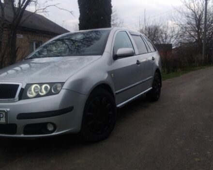 Серый Шкода Фабия, объемом двигателя 1.4 л и пробегом 236 тыс. км за 2900 $, фото 2 на Automoto.ua