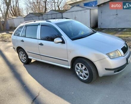 Шкода Фабия 2003 в Днепре (Днепропетровске) на Automoto.ua Серый Шкода Фабия, объемом двигателя 1.39 л и пробегом 210 тыс. км за 4600 $, фото 3 на Automoto.ua