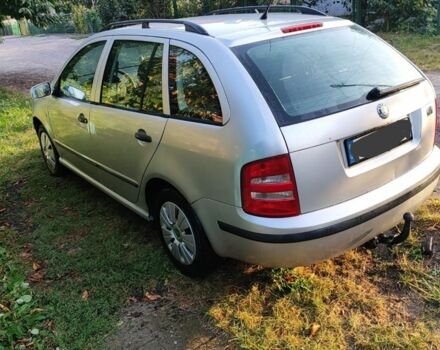 Серый Шкода Фабия, объемом двигателя 1.4 л и пробегом 258 тыс. км за 3499 $, фото 2 на Automoto.ua