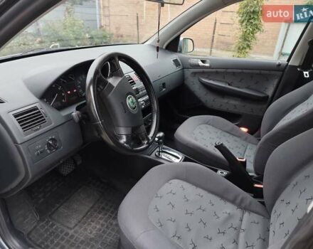 Серый Шкода Фабия, объемом двигателя 1.39 л и пробегом 202 тыс. км за 4700 $, фото 6 на Automoto.ua