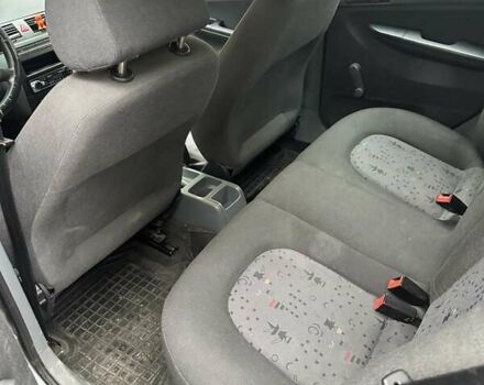 Сірий Шкода Фабія, об'ємом двигуна 1.39 л та пробігом 250 тис. км за 2300 $, фото 5 на Automoto.ua