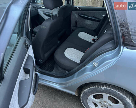 Сірий Шкода Фабія, об'ємом двигуна 1.39 л та пробігом 276 тис. км за 2650 $, фото 4 на Automoto.ua