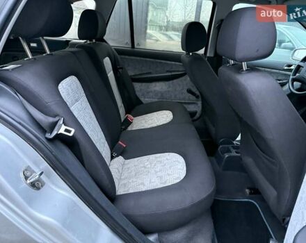 Серый Шкода Фабия, объемом двигателя 1.39 л и пробегом 239 тыс. км за 3500 $, фото 18 на Automoto.ua