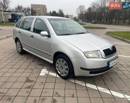 Серый Шкода Фабия, объемом двигателя 1.39 л и пробегом 252 тыс. км за 4200 $, фото 1 на Automoto.ua