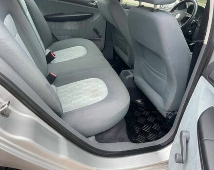 Серый Шкода Фабия, объемом двигателя 1.4 л и пробегом 252 тыс. км за 4200 $, фото 6 на Automoto.ua