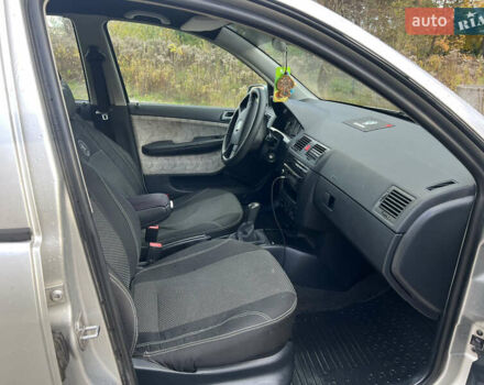 Шкода Фабия 2003 в Житомире на Automoto.ua Серый Шкода Фабия, объемом двигателя 1.2 л и пробегом 295 тыс. км за 2850 $, фото 23 на Automoto.ua