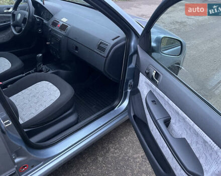 Сірий Шкода Фабія, об'ємом двигуна 1.39 л та пробігом 276 тис. км за 2650 $, фото 8 на Automoto.ua