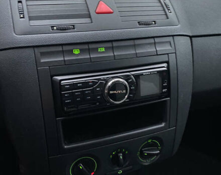 Серый Шкода Фабия, объемом двигателя 1.39 л и пробегом 276 тыс. км за 3999 $, фото 47 на Automoto.ua