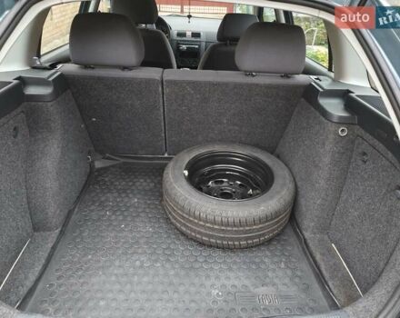 Серый Шкода Фабия, объемом двигателя 1.39 л и пробегом 202 тыс. км за 4700 $, фото 8 на Automoto.ua