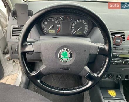 Сірий Шкода Фабія, об'ємом двигуна 1.39 л та пробігом 195 тис. км за 4400 $, фото 1 на Automoto.ua