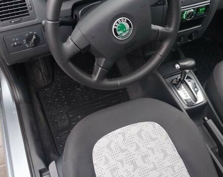 Сірий Шкода Фабія, об'ємом двигуна 1.39 л та пробігом 277 тис. км за 4400 $, фото 17 на Automoto.ua