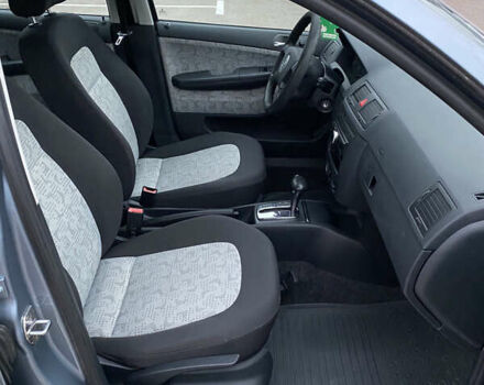 Серый Шкода Фабия, объемом двигателя 1.39 л и пробегом 276 тыс. км за 3999 $, фото 39 на Automoto.ua