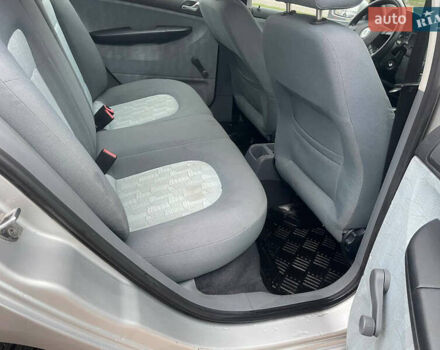 Серый Шкода Фабия, объемом двигателя 1.39 л и пробегом 252 тыс. км за 4200 $, фото 6 на Automoto.ua