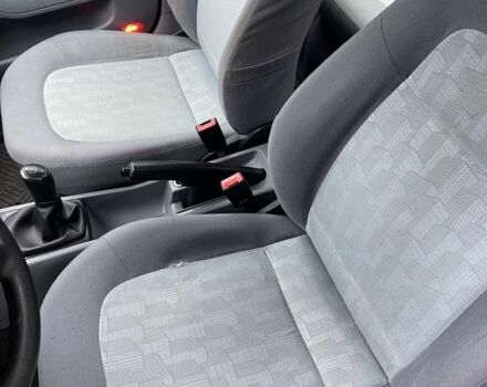 Серый Шкода Фабия, объемом двигателя 1.4 л и пробегом 252 тыс. км за 4200 $, фото 5 на Automoto.ua